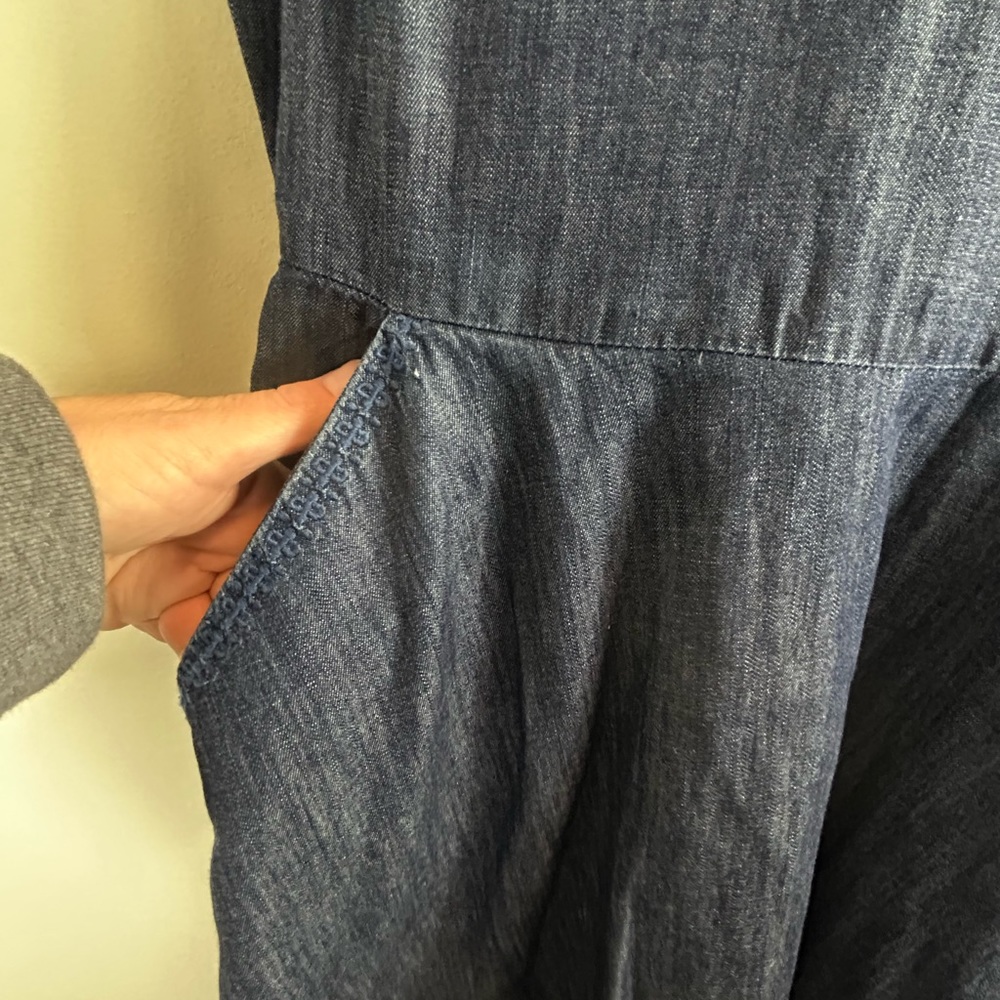 Vineyard Vines Blue Chambray Cotton V-Neck Sleeveless Fit & Flare Dress - Picture 11 of 13
